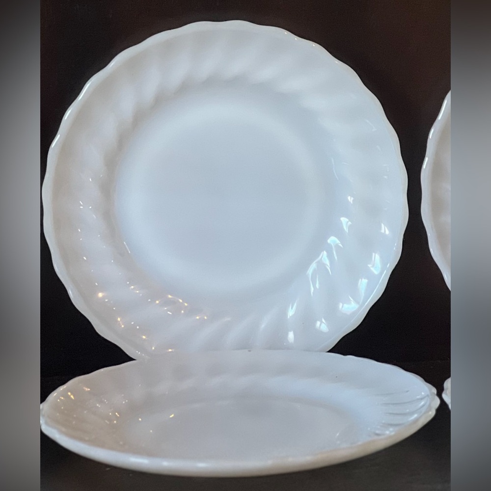 Stunning Anchor Hocking Fire King Dinnerware Dessert Plates Milk Glass